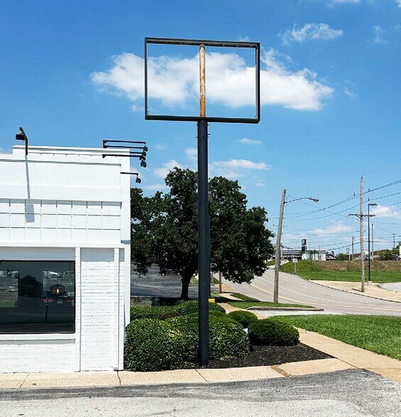 4071 Union Rd, Saint Louis, MO à louer - Photo de l’immeuble – Image 3 sur 5
