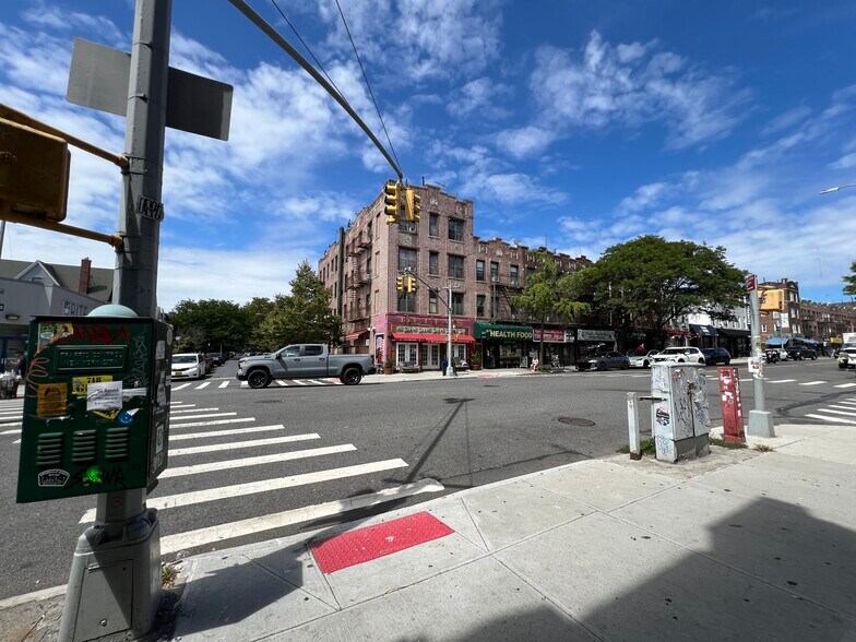 9224 3rd Ave, Brooklyn, NY à vendre - Photo de l’immeuble – Image 3 sur 15
