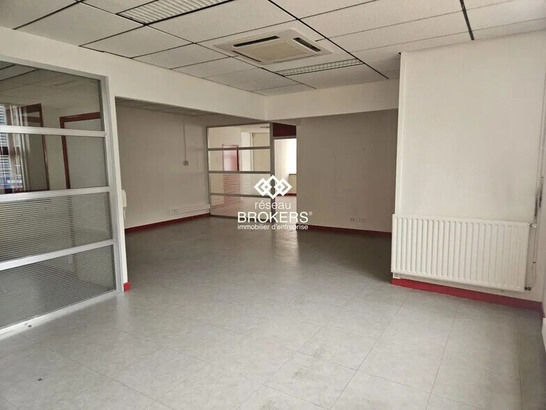 Bureau dans Le Creusot à louer - Photo de l’immeuble – Image 2 sur 8