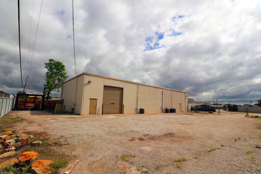 312 N Walnut Ave, Broken Arrow, OK à louer - Photo de l’immeuble – Image 3 sur 9