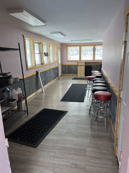 5 N Farwell St, Verndale, MN à louer - Photo de l’immeuble – Image 3 sur 16