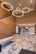 23800 Orchard Lake Rd, Farmington Hills, MI à louer Hall d’entrée– Image 2 sur 4