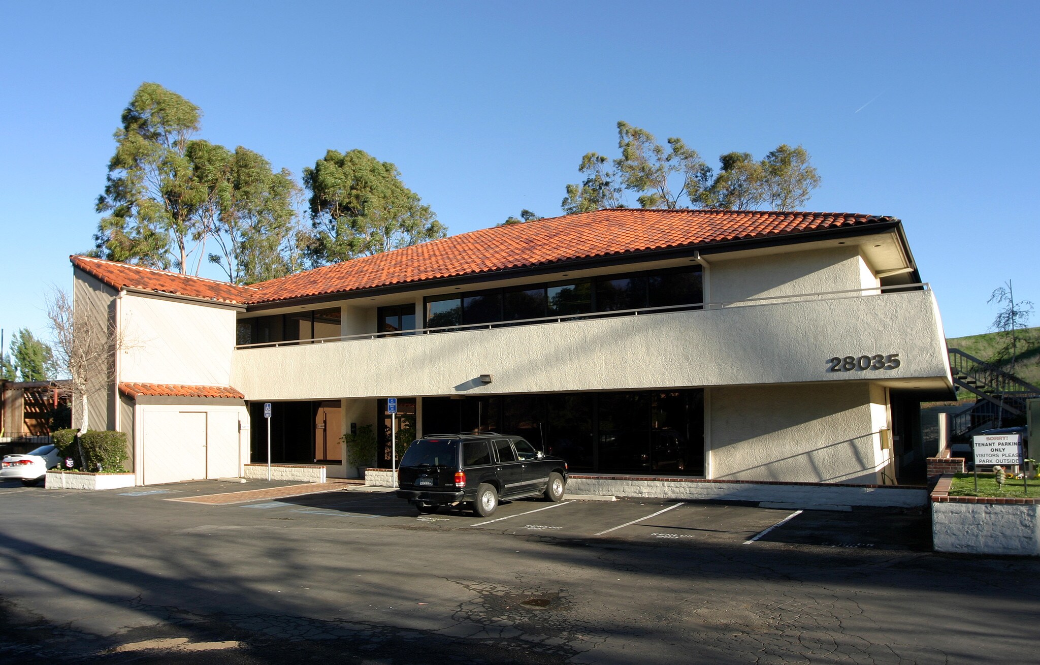 28035 Dorothy Dr, Agoura Hills, CA à louer Photo principale– Image 1 sur 5