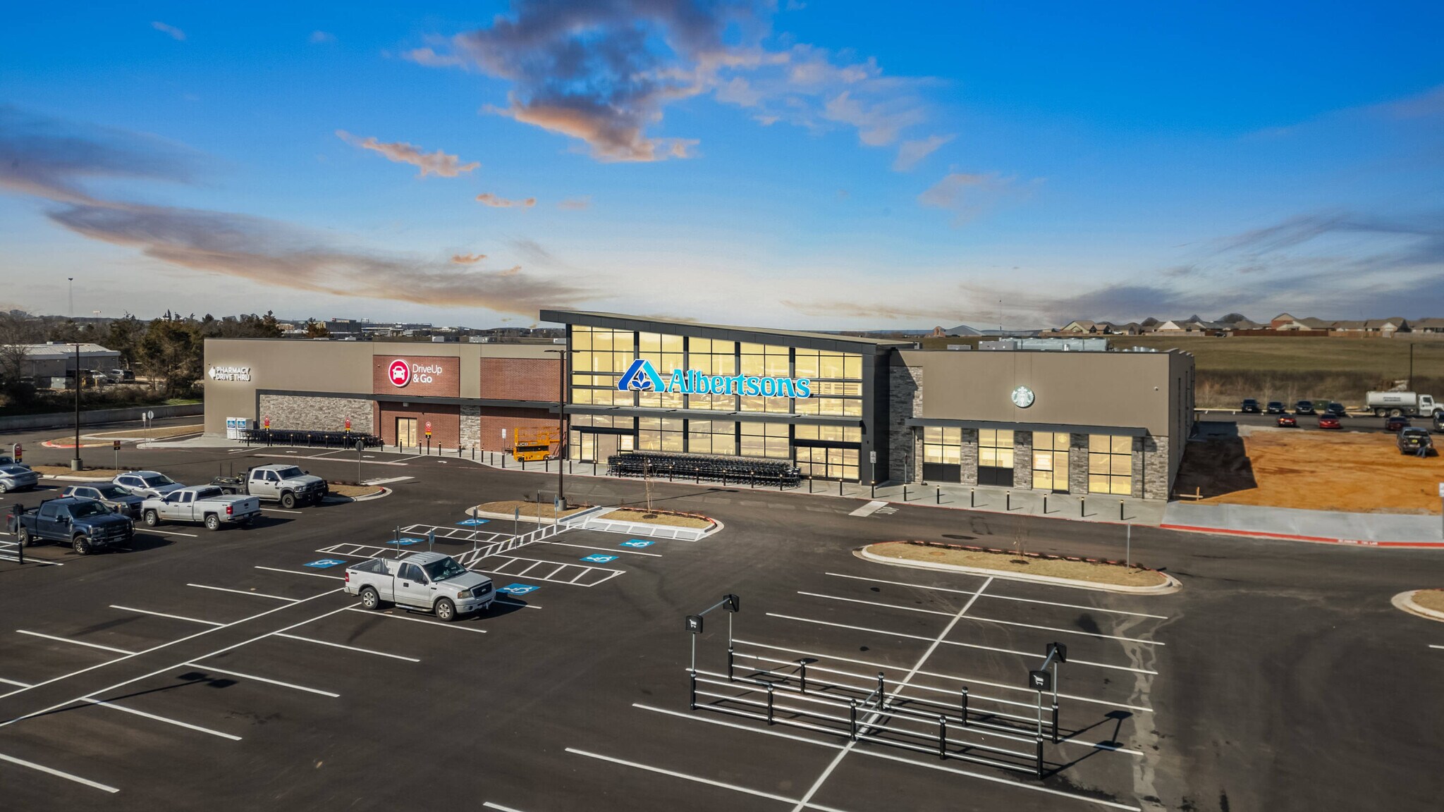 NWC 12th Ave, Ardmore, OK à louer Photo de l’immeuble– Image 1 sur 5