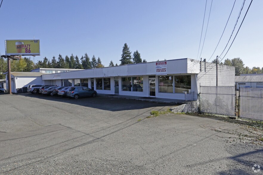 6820 27th St W, University Place, WA à louer - Photo de l’immeuble – Image 1 sur 9