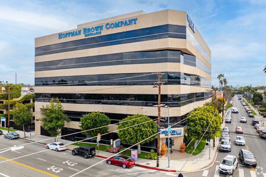 5000 Van Nuys Blvd, Sherman Oaks, CA à louer - Photo de l’immeuble – Image 1 sur 6