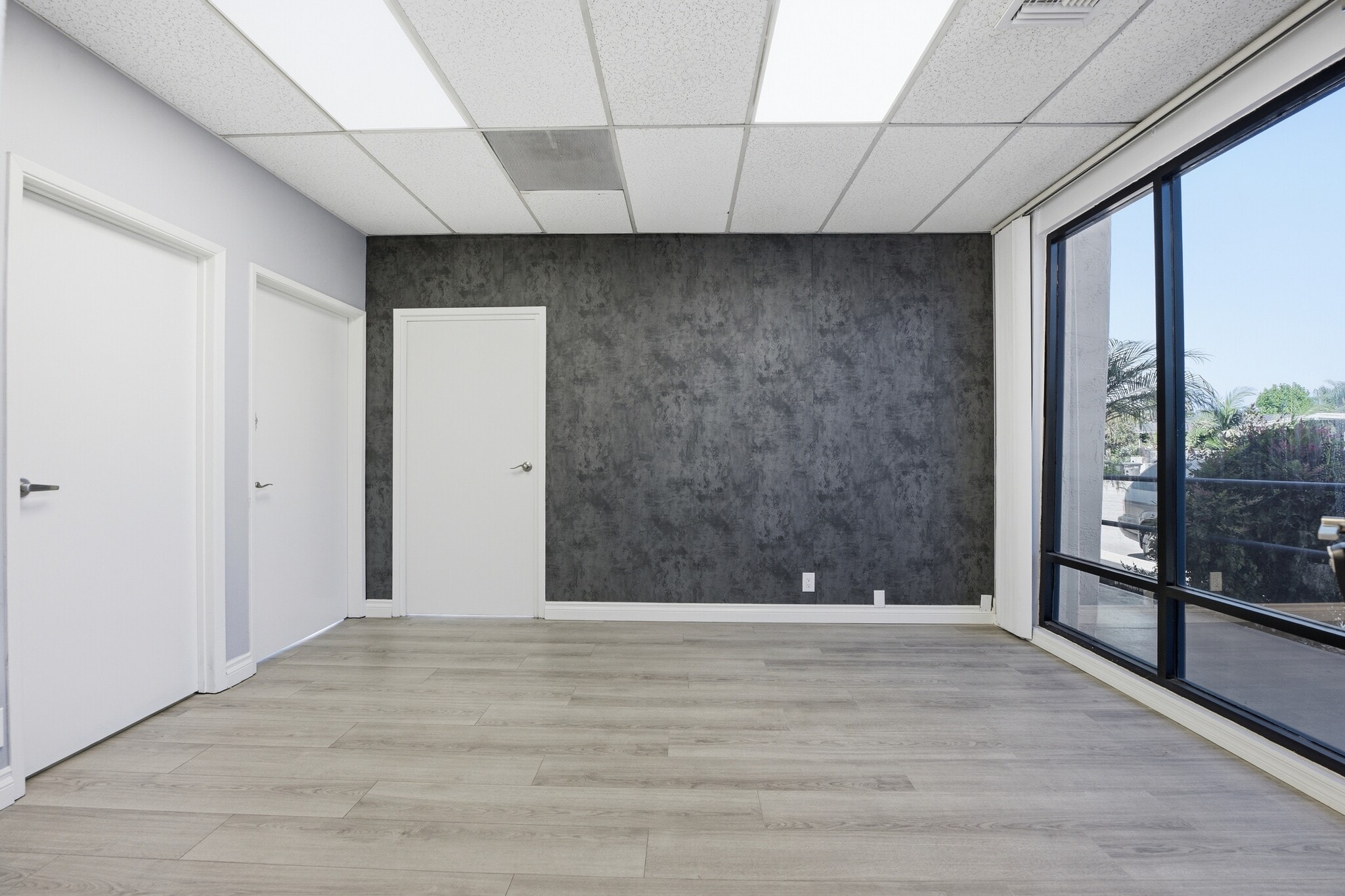 105 N Rose St, Escondido, CA à louer Photo intérieure– Image 1 sur 11