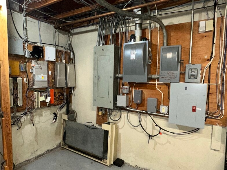 75 Park Rd, West Hartford, CT à louer - Photo intérieure – Image 3 sur 17