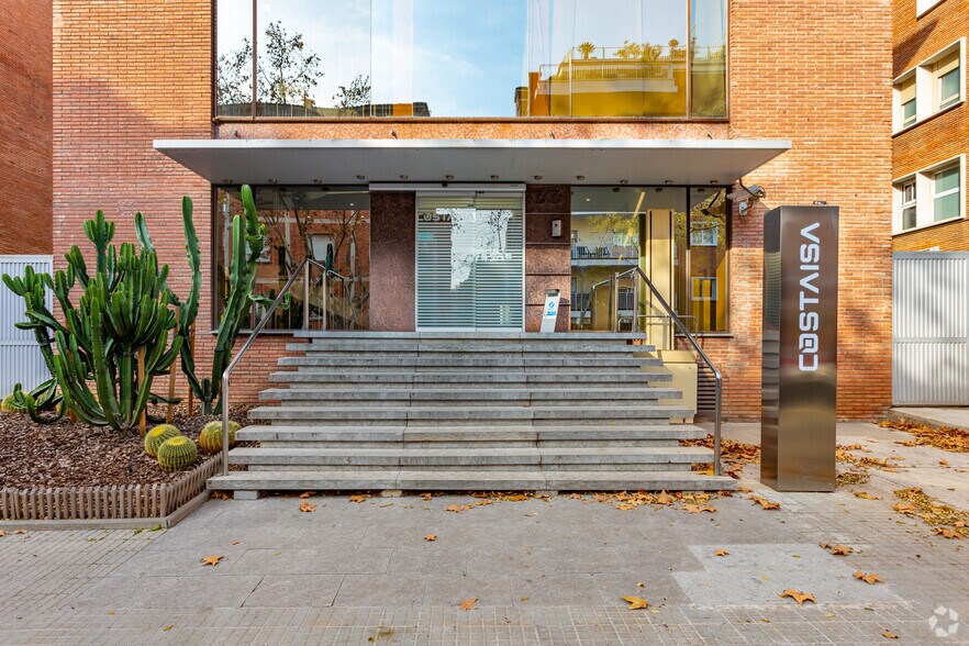 Bureau dans Barcelone, Barcelona à louer - Photo de l’immeuble – Image 3 sur 4