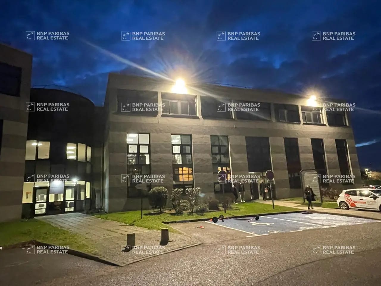 8 Rue Jean Rostand, Le Petit-Quevilly à louer Photo de l’immeuble– Image 1 sur 11