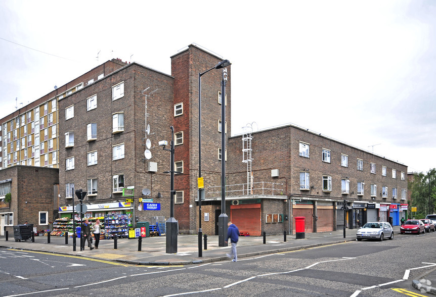 93-103 Murray Grove, Londres à vendre - Photo principale – Image 1 sur 6