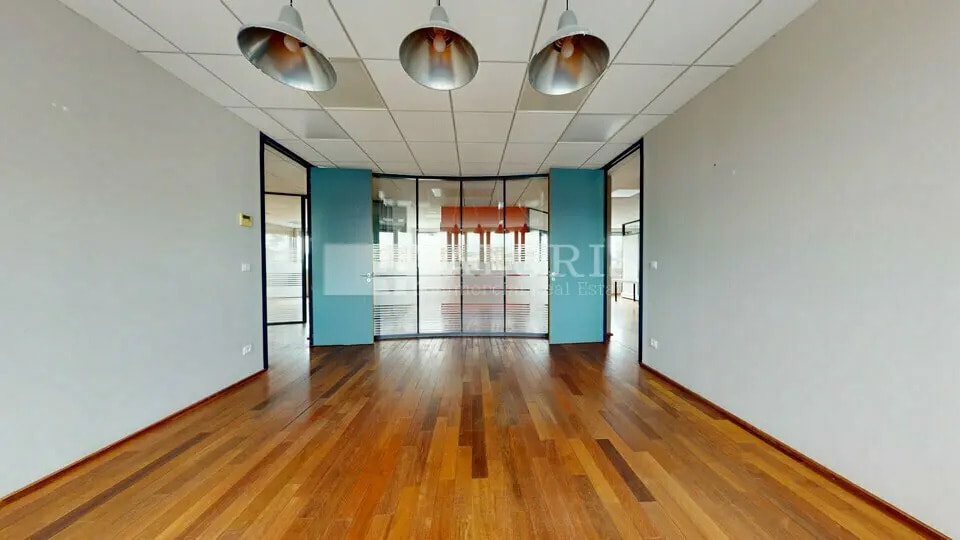 Bureau dans Écully à louer - Photo de l’immeuble – Image 3 sur 12