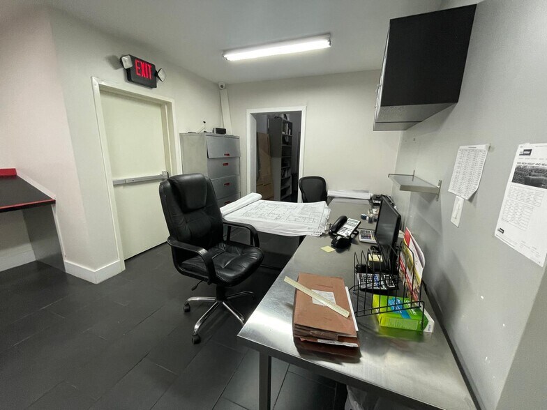 10820 NW 138th St, Hialeah, FL à louer - Photo intérieure – Image 3 sur 10
