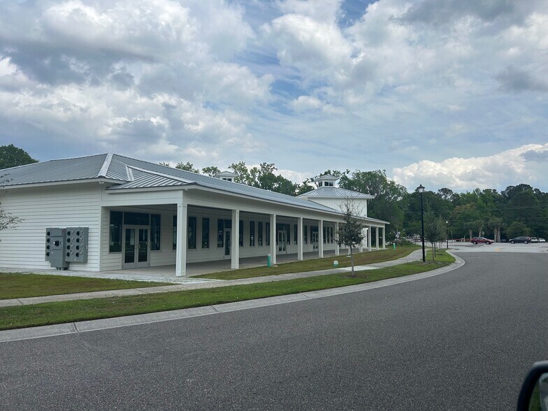 555 Shadowmoss Pkwy, Charleston, SC à louer - Photo de l’immeuble – Image 3 sur 8