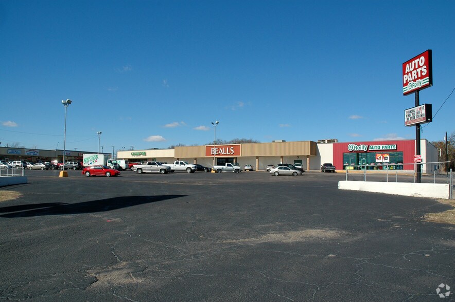 320-370 Covington St, Hillsboro, TX à louer - Photo de l’immeuble – Image 2 sur 7
