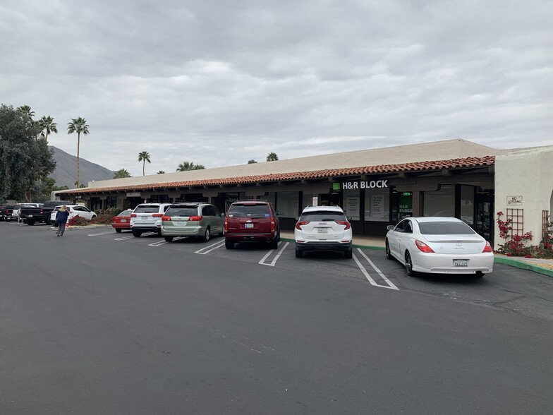 1753 N Sunrise Way, Palm Springs, CA à louer - Photo de l’immeuble – Image 3 sur 5