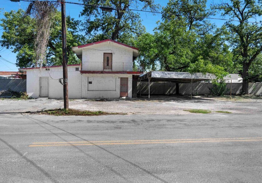 202 E Canal St, Del Rio, TX à vendre - Photo de l’immeuble – Image 2 sur 5
