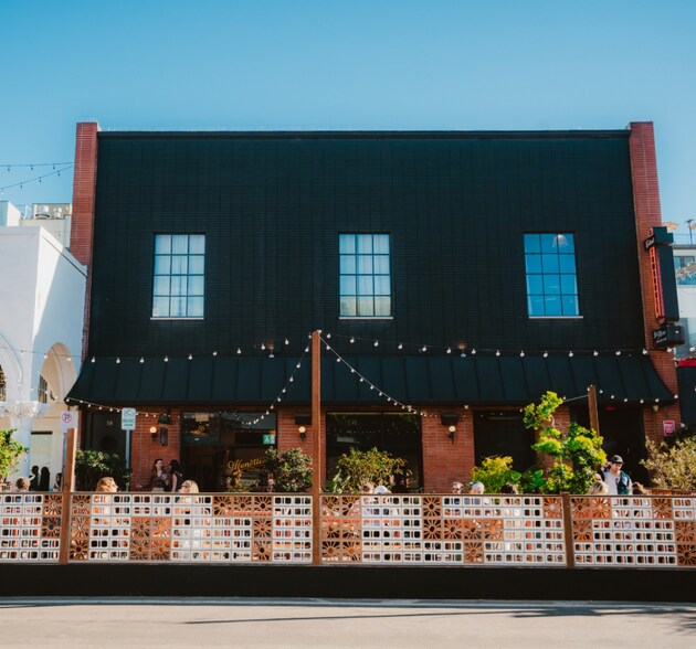 58 Windward Ave, Venice, CA à louer - Photo principale – Image 1 sur 14