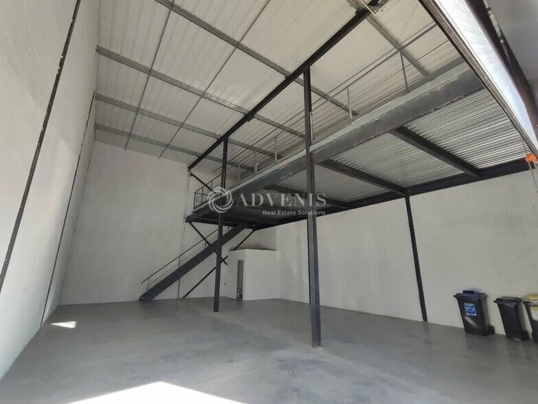 Local d'activités dans Lunel à vendre - Photo intérieure – Image 1 sur 6