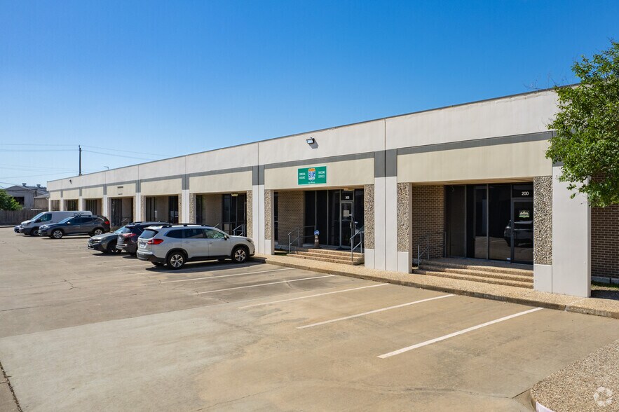 2517 Fairway Park Dr, Houston, TX à louer - Photo de l’immeuble – Image 2 sur 12