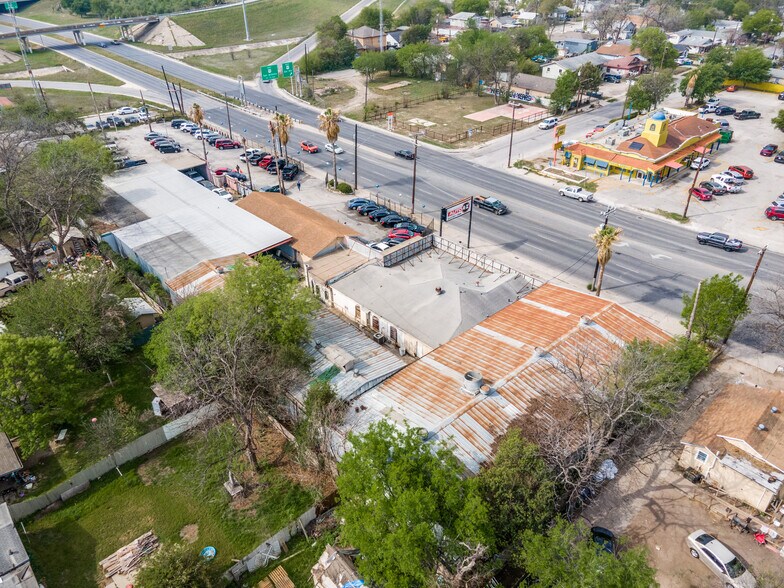 1334 S General Mcmullen Dr, San Antonio, TX à vendre - Aérien – Image 2 sur 16