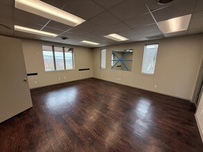 5944 Steubenville Pike, McKees Rocks, PA à louer Photo intérieure– Image 2 sur 8