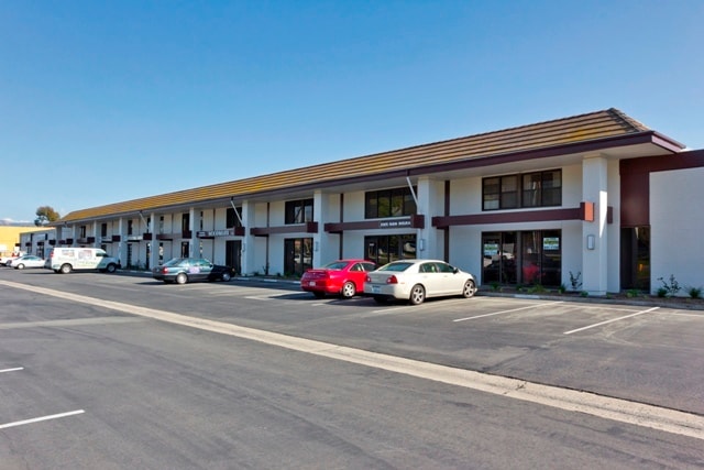 5558-5576 E La Palma Ave, Anaheim, CA à louer Photo de l’immeuble– Image 1 sur 5