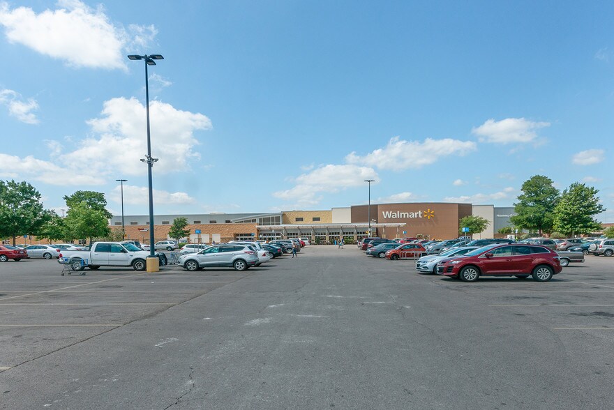 2525 Anderson Ln W, Austin, TX à louer - Photo de l’immeuble – Image 1 sur 1
