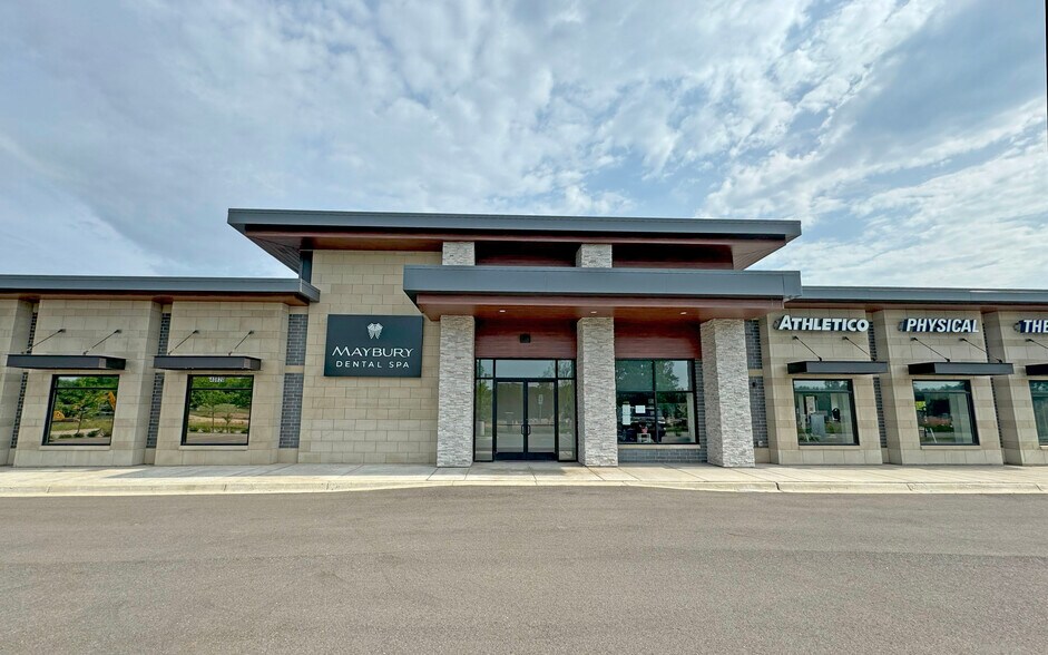 40820 7 Mile Rd, Northville, MI à vendre - Photo de l’immeuble – Image 2 sur 8