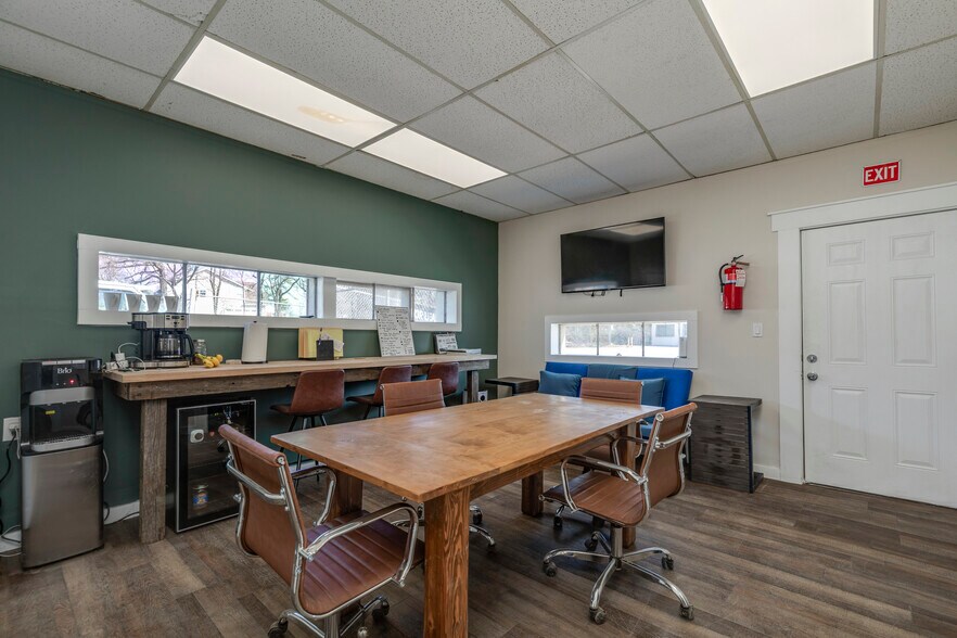 807 S Fillmore Ave, Kirkwood, MO à louer - Photo de l’immeuble – Image 2 sur 7