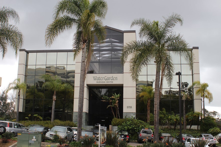 5755 Oberlin Dr, San Diego, CA à louer - Photo de l’immeuble – Image 3 sur 12