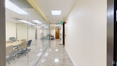 15535 San Fernando Mission Blvd, San Fernando, CA à louer Numérisation 3D Matterport– Image 1 sur 5
