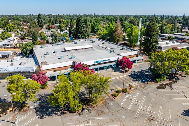 Plus de détails pour 9249 Folsom Blvd, Sacramento, CA - Spécialisé à vendre