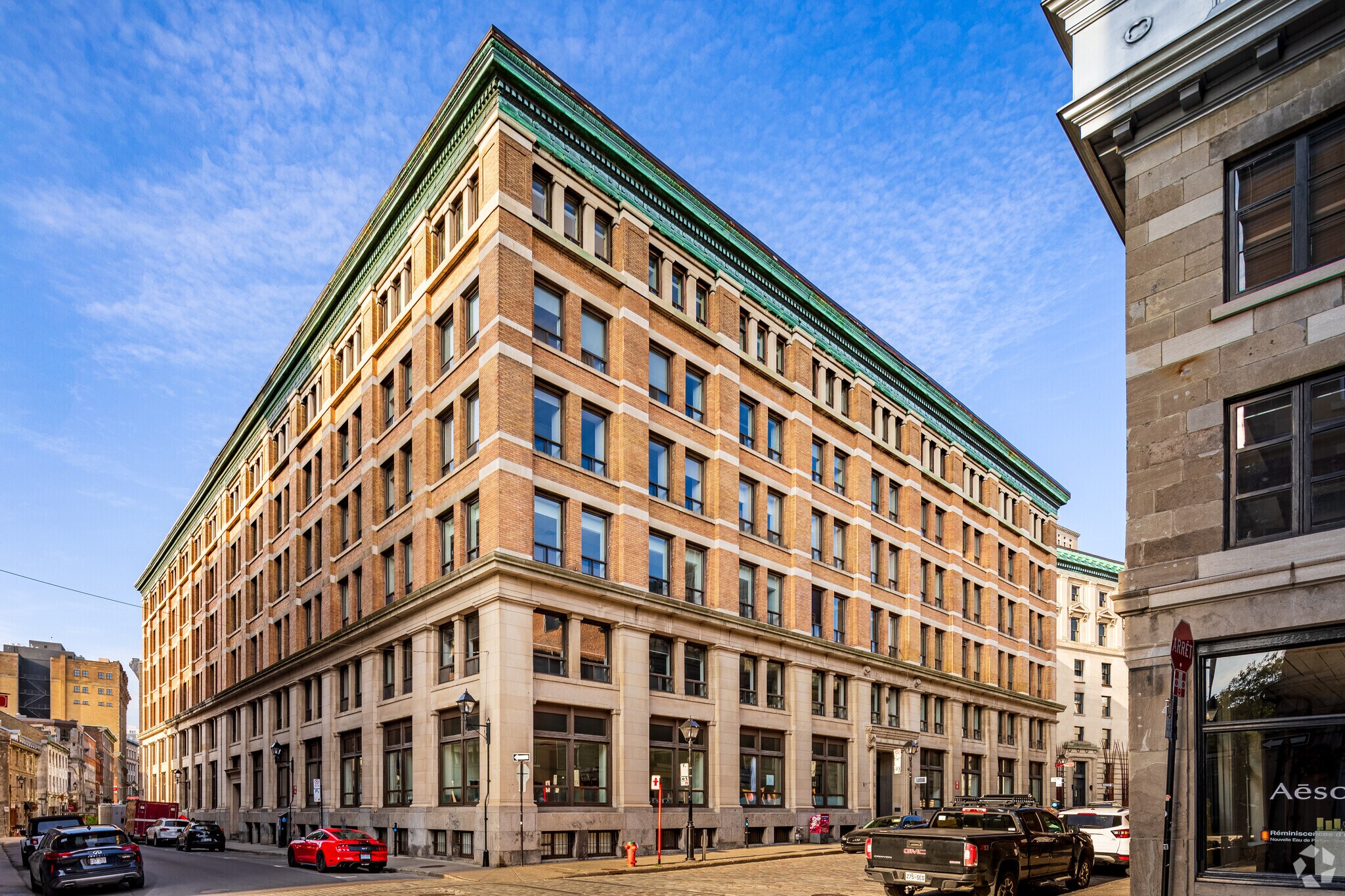 410 Rue Saint-Nicolas, Montréal, QC à louer Photo de l’immeuble– Image 1 sur 7