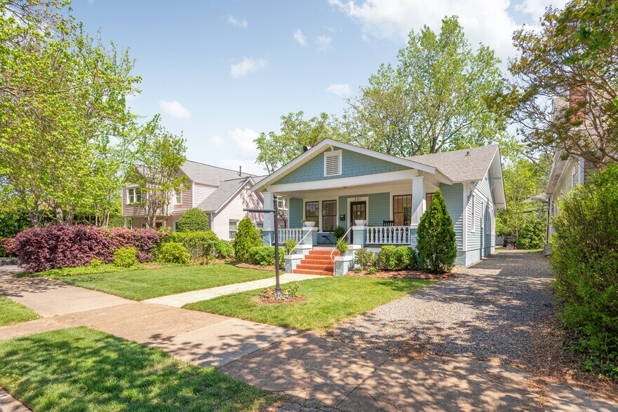 221 E Kingston Ave, Charlotte, NC à vendre - Photo de l’immeuble – Image 2 sur 24
