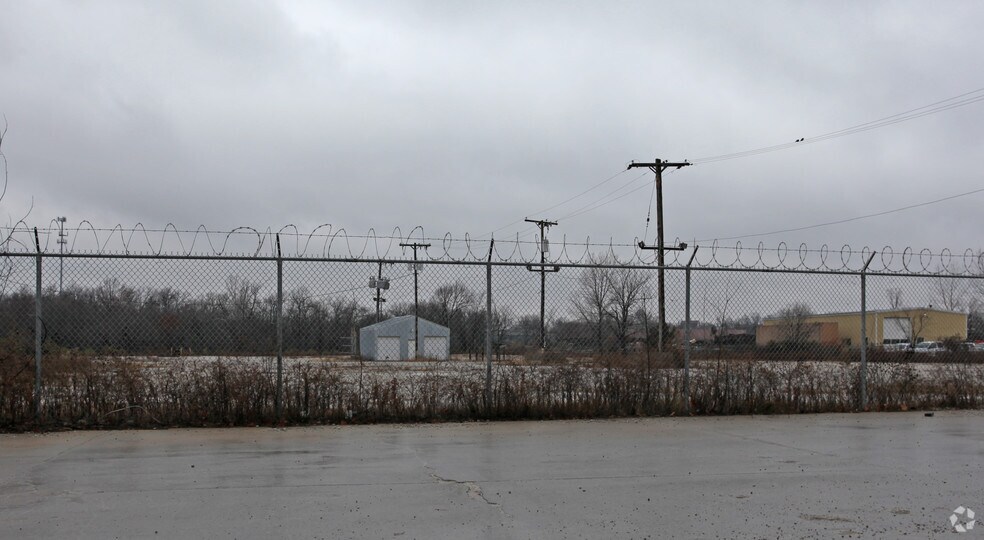 13700 Oak St, Kansas City, MO à louer - Photo principale – Image 1 sur 5