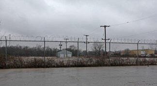 Plus de détails pour 13700 Oak St, Kansas City, MO - Terrain à louer