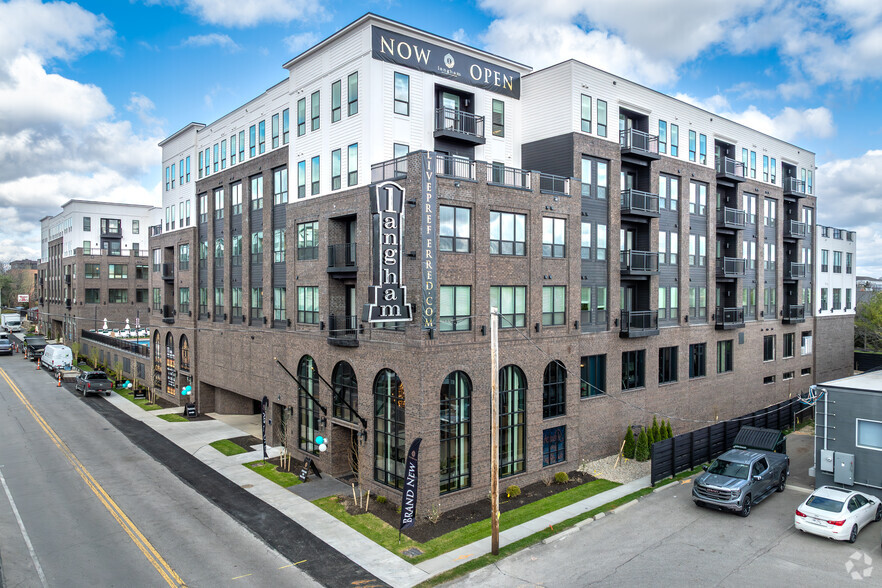 1134 Chambers Rd, Columbus, OH à louer - Photo de l’immeuble – Image 1 sur 1