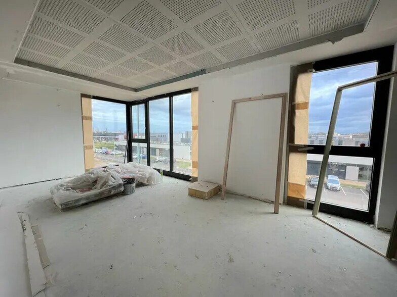 Bureau dans Strasbourg à louer - Photo de l’immeuble – Image 3 sur 11