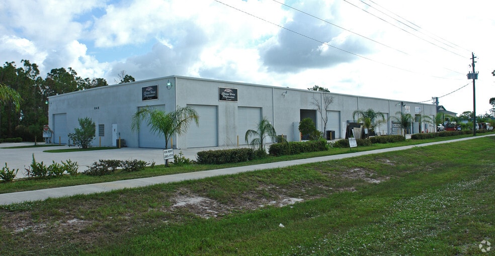 845 Pop Tilton Pl, Jensen Beach, FL à louer - Photo principale – Image 1 sur 45