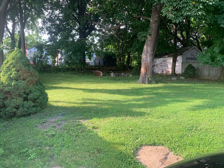 181 W Bridge St, Oswego, NY à vendre - Photo de l’immeuble – Image 3 sur 6