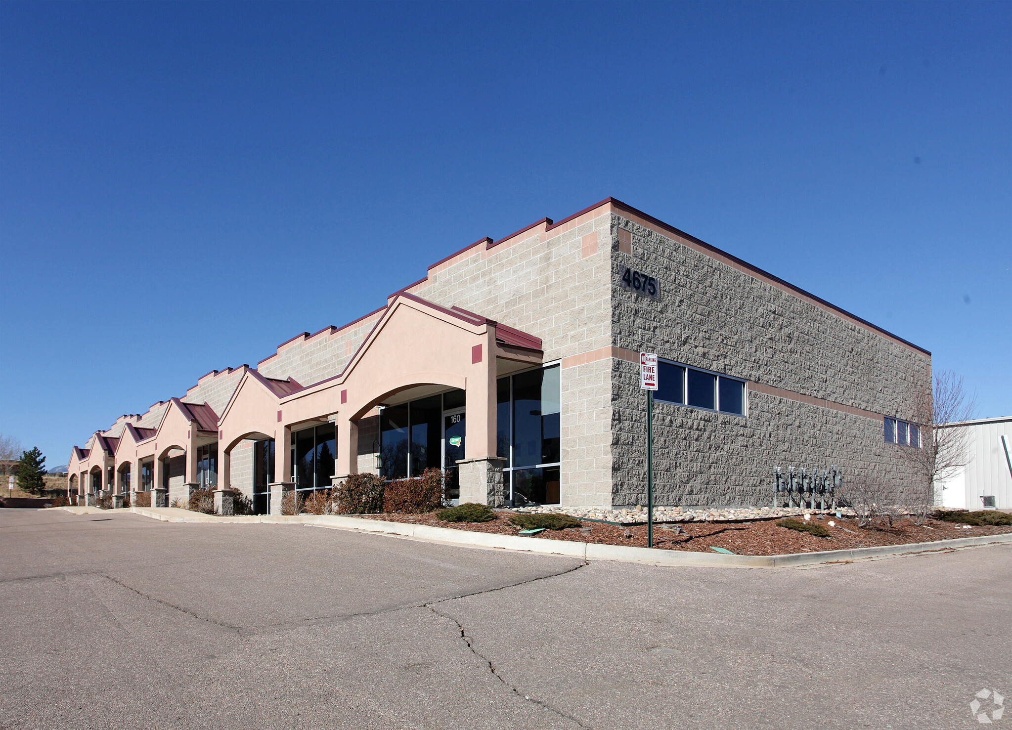 4675 Town Center Dr, Colorado Springs, CO à louer Photo principale– Image 1 sur 7