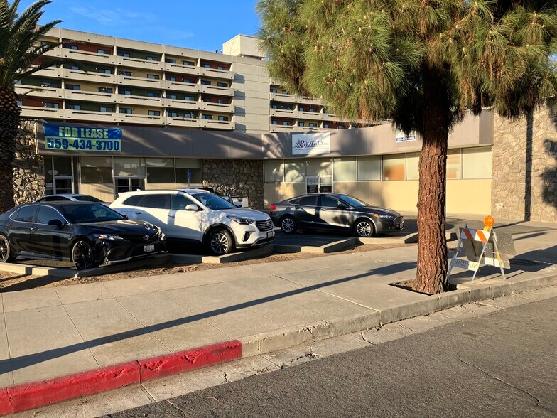 1815 Van Ness Ave, Fresno, CA à louer - Photo de l’immeuble – Image 3 sur 10