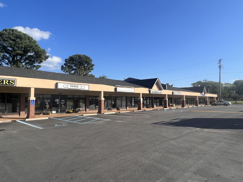 1747-1811 George Washington Memoria Hwy, Gloucester Point, VA à louer - Photo de l’immeuble – Image 3 sur 5