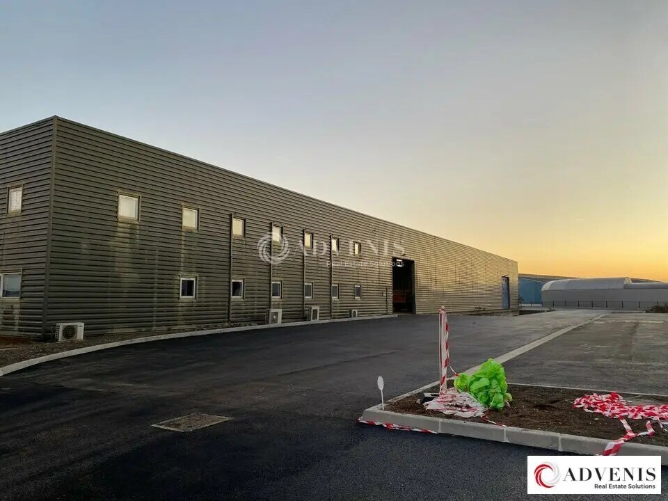 Local d'activités dans Blanquefort à vendre Photo de l’immeuble– Image 1 sur 9