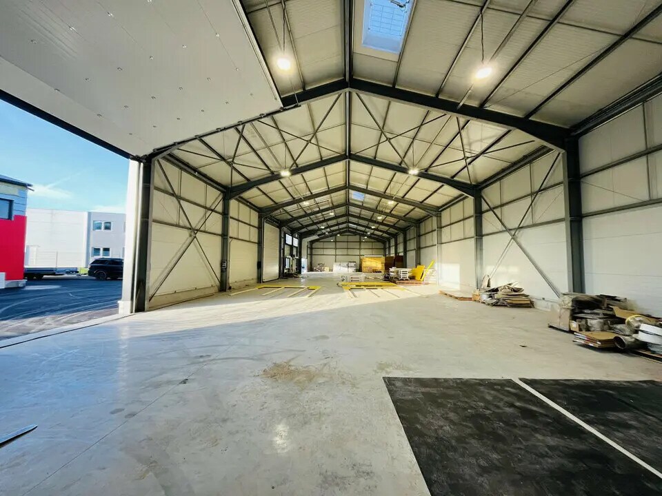 Local d’activités dans Saint-Jean-de-la-Neuville à louer Photo intérieure– Image 1 sur 4