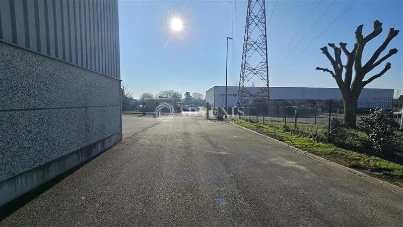 Industriel/Logistique dans Bondues à louer - Photo de l’immeuble – Image 2 sur 9