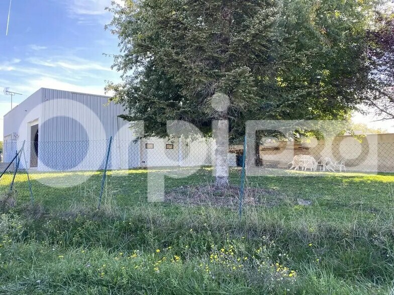 Local commercial dans Septfonds à louer - Photo de l’immeuble – Image 1 sur 3