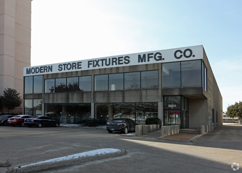 2525 N Stemmons Fwy, Dallas, TX à vendre - Photo de l’immeuble – Image 2 sur 6