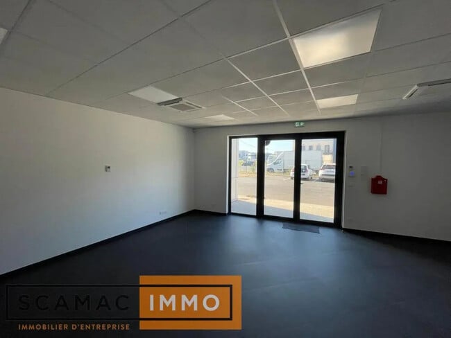 Plus de détails pour 24 Rue Clément Ader, Saint-Pierre-du-Perray - Bureau à vendre